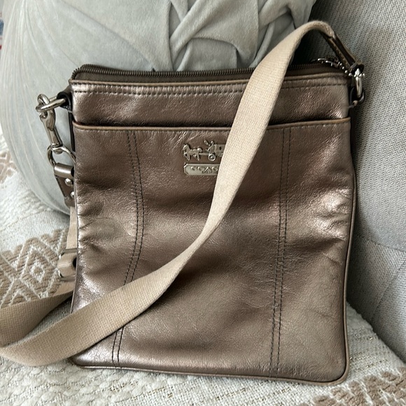 🩶🤎Coach flat crossbody - Picture 1 of 10